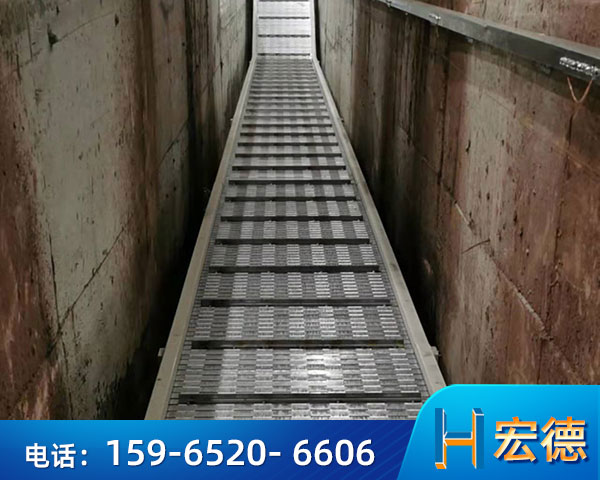 鏈板輸送機(jī)